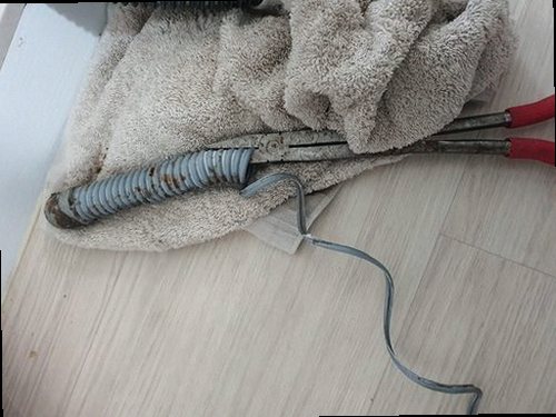수정구 태평4동 하수구막힘 배수가 지연된 욕실 바닥과 배수구 주변 상태