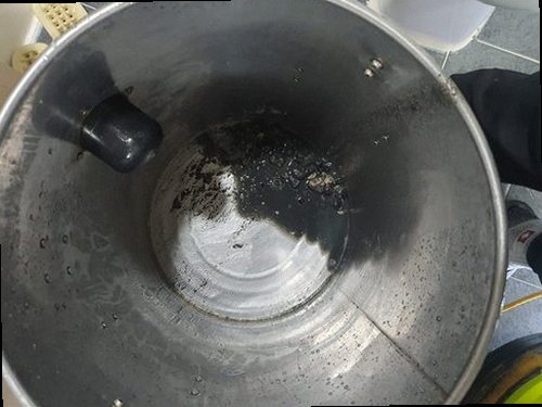 수정구 심곡동 하수구막힘 배수구 주변 수위와 이물질 상태를 확인하는 점검 현장